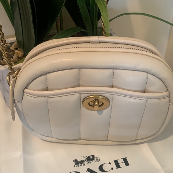 Coach Quilted Leather Camera Bag
COACH - Picture 7 of 14